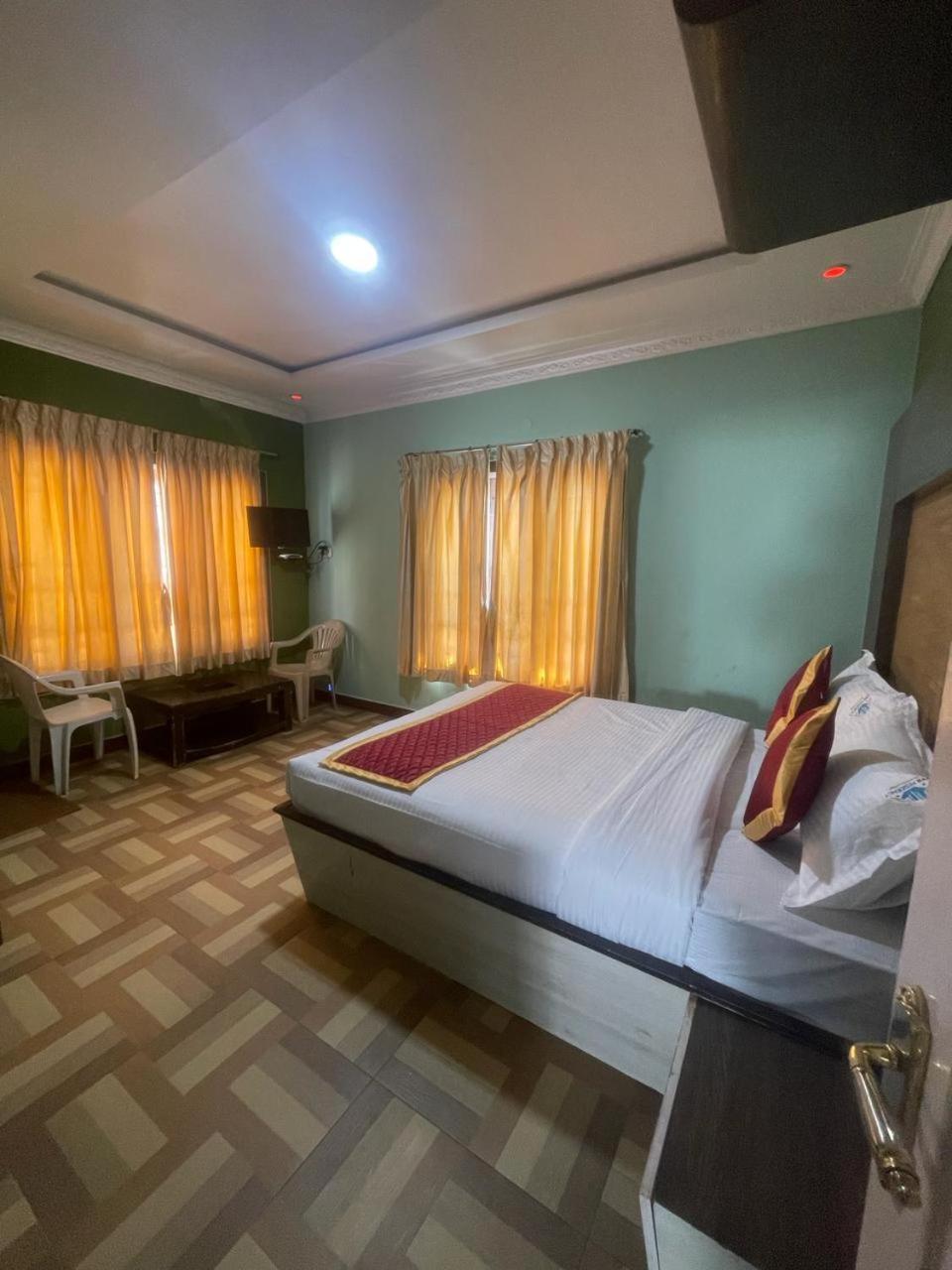 ホテル Ooty Vpr Residency エクステリア 写真