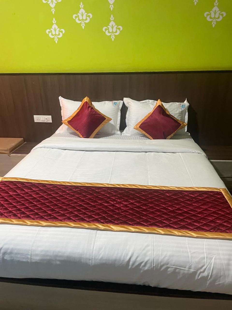 ホテル Ooty Vpr Residency エクステリア 写真