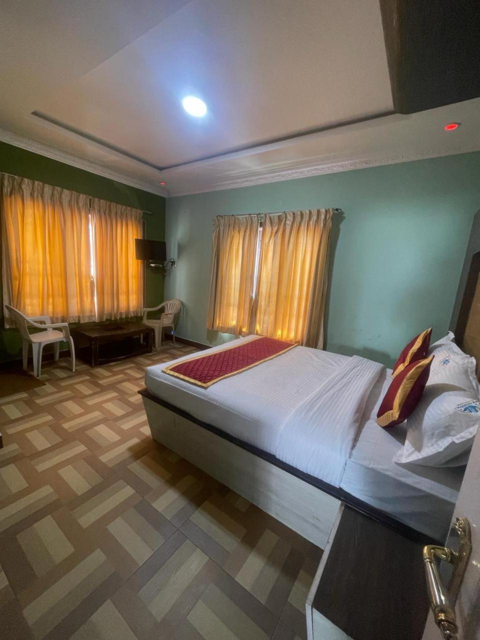 ホテル Ooty Vpr Residency エクステリア 写真
