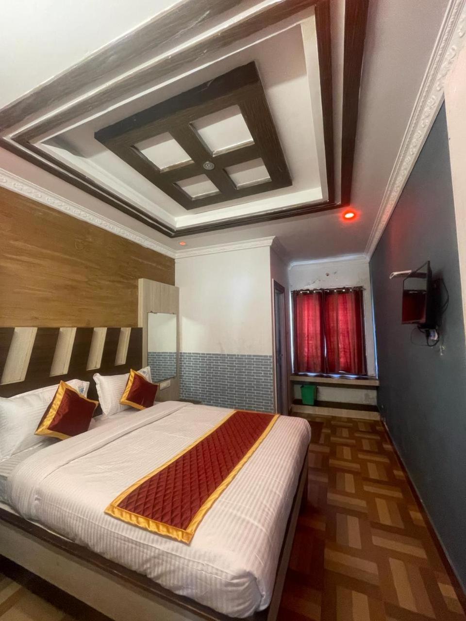 ホテル Ooty Vpr Residency エクステリア 写真